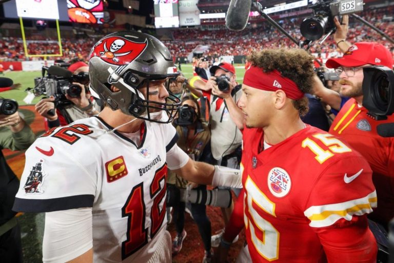 Brady responds to Mahomes admirably, and Kelce breaks one of his NFL records