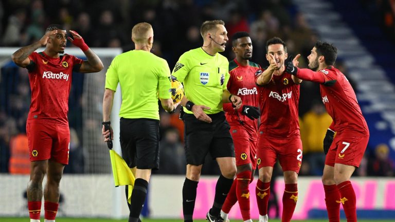 Brighton and Wolves Settle for a Goalless Draw: Missed Opportunities for Mathues Cunha and Joao Pedro as Both Teams Hold Mid-Table Positions in the Premier League