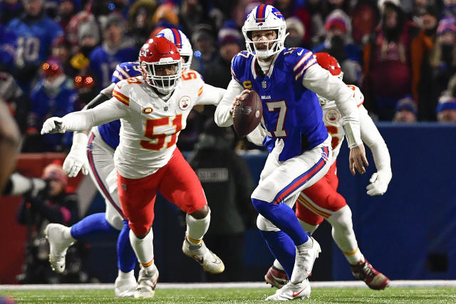 NFL Divisional Playoffs: Patrick Mahomes and the Chiefs upset the Bills to advance to the AFC Championship Game