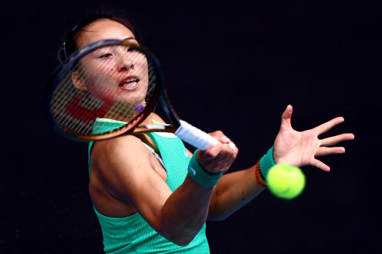 During Zheng’s incredible run at the Australian Open, Chinese legend Li Na pays her an unexpected visit