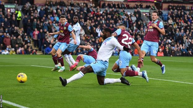 Crystal Palace vs Burnley: English Premier League Match Analysis and Betting Insights