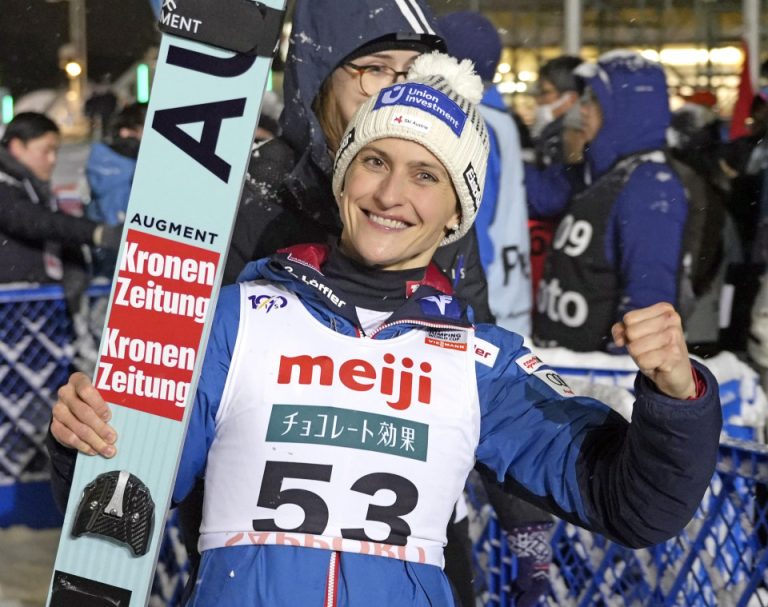 Eva Pinkelnig Secures Dominant Victory in FIS Ski Jumping World Cup