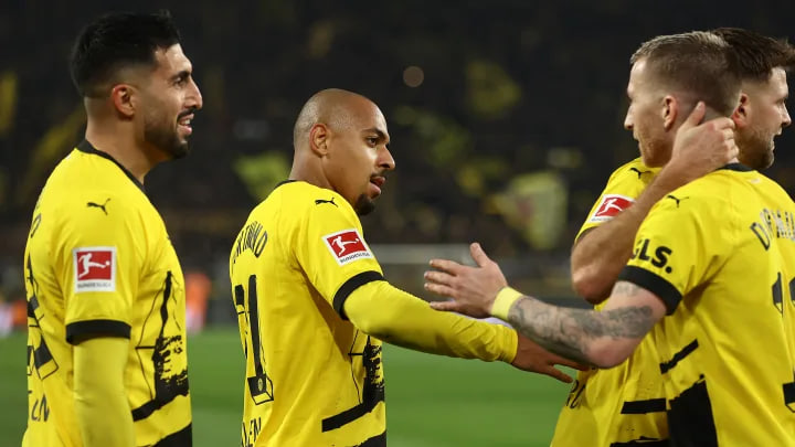 Fullkrug and Malen excel as Dortmund breeze past Freiburg despite fan protest