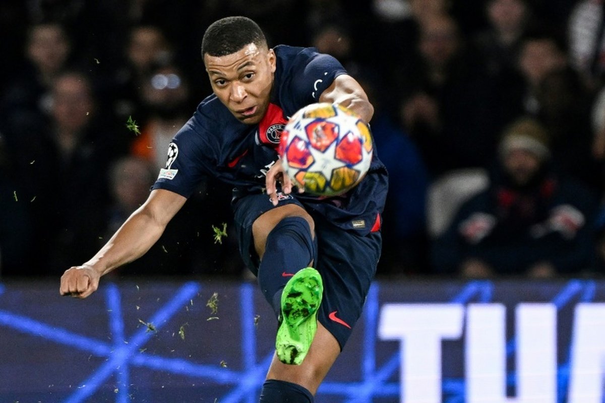 Mbappe informs PSG