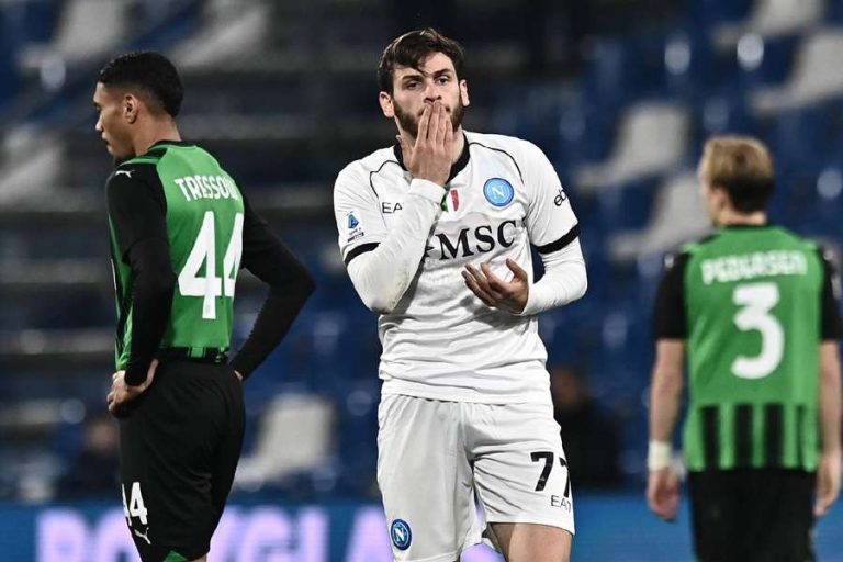 Victor Osimhen’s Sensational Hat-Trick Propels Napoli to Dominant Victory Over Sassuolo