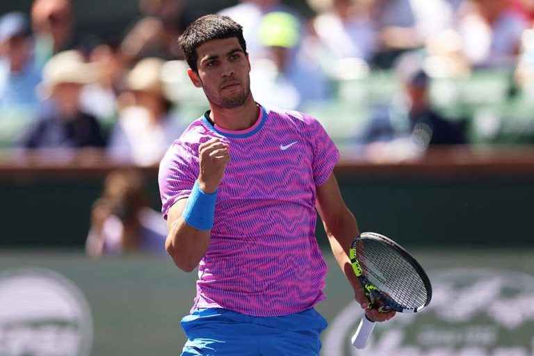 Alcaraz Dominates Marozsan to Secure Indian Wells Quarter-Final Berth, Tsitsipas Suffers Upset