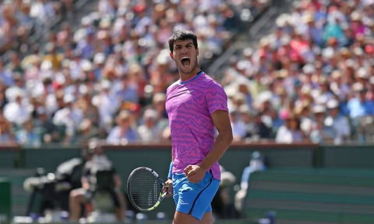 Alcaraz and Sinner Ease into Indian Wells Quarter-Finals, Tsitsipas Bows Out