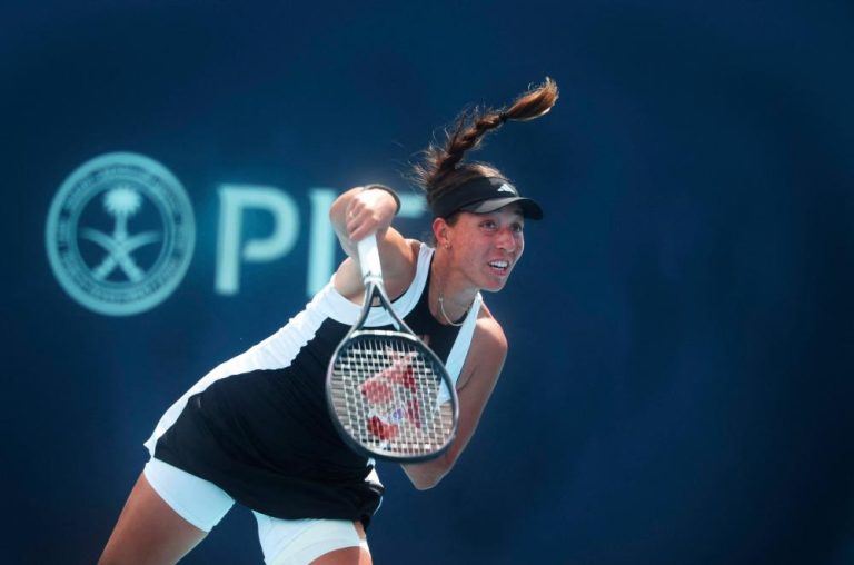 Jessica Pegula Advances as Zhu Lin Retires Amid Health Concerns at Miami Open