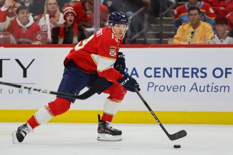 Florida Panthers Secure Game One Victory Against Tampa Bay Lightning in Playoff Opener