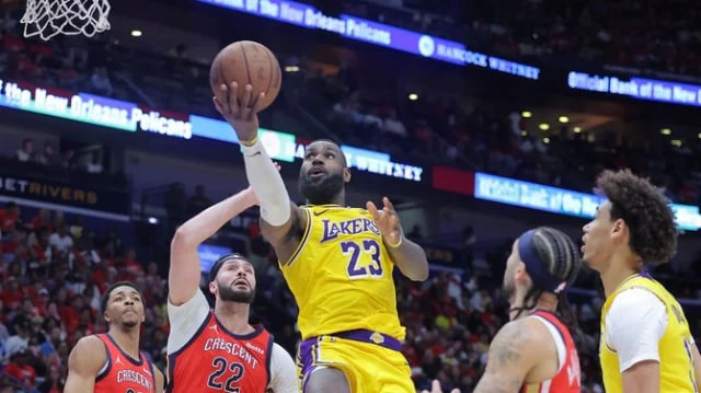 Lakers Secure Playoff Berth, Kings Advance with Convincing Wins