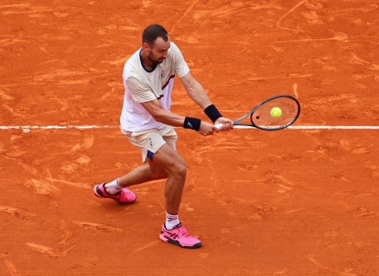 Novak Djokovic Dominates Roman Safiullin to Advance at Monte Carlo Masters