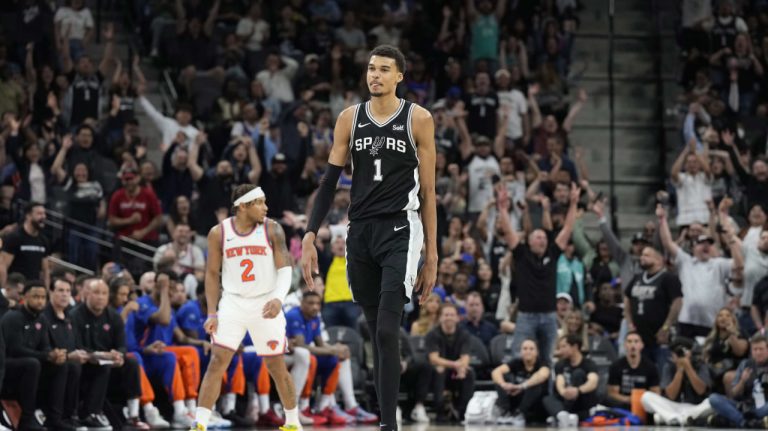 NBA Rookie Victor Wembanyama Penalized for Ball-Toss Celebration Following Spurs’ Triumph over Knicks