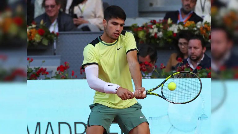 Carlos Alcaraz Triumphs Over Jan-Lennard Struff to Reach Madrid Quarter-Finals