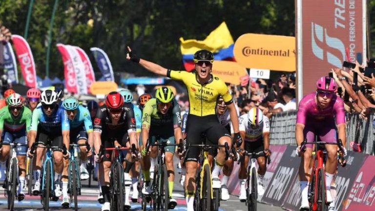 Exciting Finish as Kooij Claims Victory in Giro Stage Nine Sprint