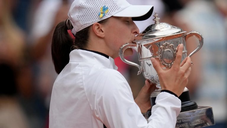 World number one Swiatek seeks greatness with fourth French Open title