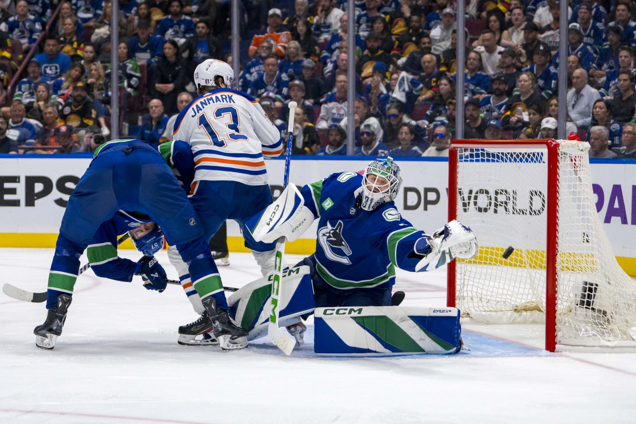 Vancouver Canucks vs Edmonton Oilers