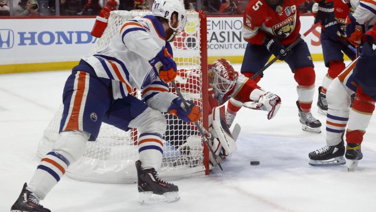 Bobrovsky Great as Panthers Beat Oilers in Stanley Cup Final Opener