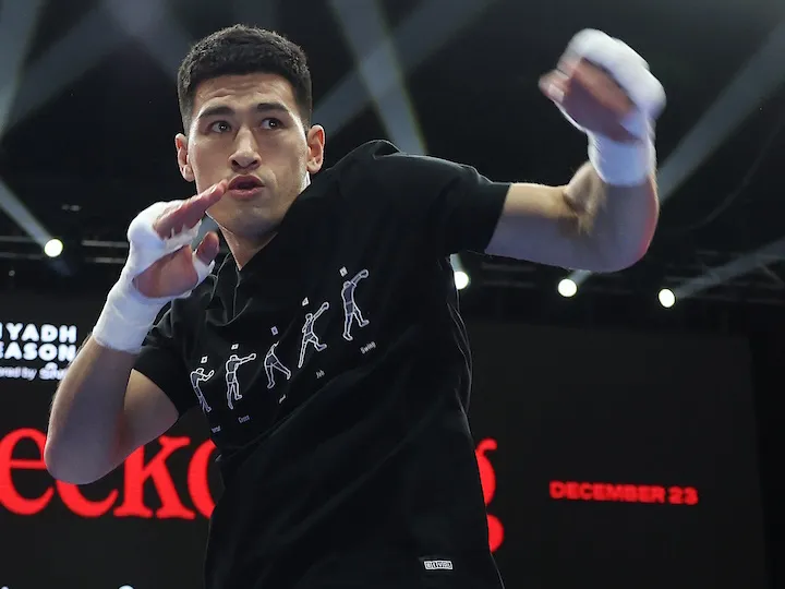 Dmitry Bivol khiêu khích chiến với Jai Opetaia