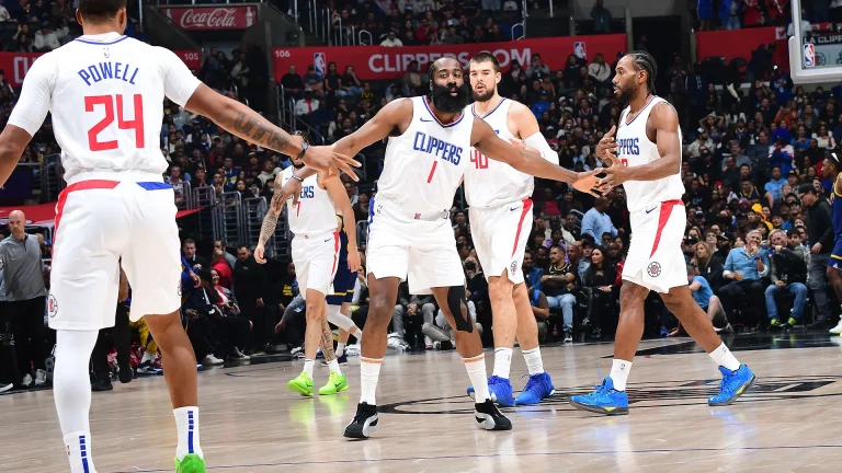 Clippers thăng hạng khi Celtics giành lại vị trí số 1