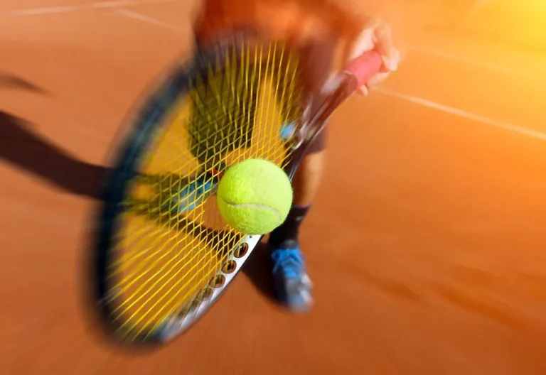 Các loại tay cầm tennis khác nhau: Hãy chọn loại phù hợp!